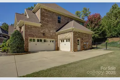 16300 Doves Canyon Lane, Charlotte, NC 28278 - Photo 3