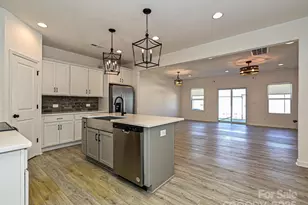 11026 Pagebrook Ln, Charlotte, NC 28214 - Photo 3