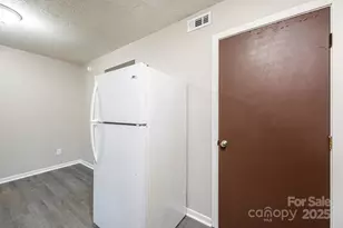 1051 3rd St SE, Hickory, NC 28602 - Photo 21