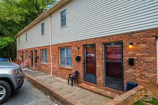 1051 3rd St SE, Hickory, NC 28602 - Photo 9