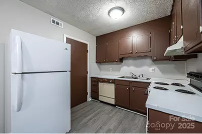 1051 3rd Street SE, Hickory, NC 28602 - Photo 19