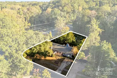 2836 Huntingtowne Farms Lane, Charlotte, NC 28210 - Photo 5