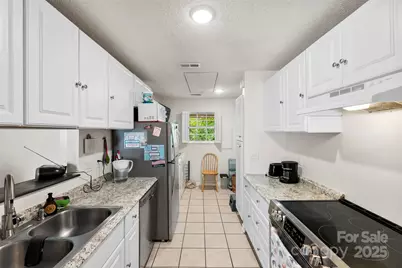 2836 Huntingtowne Farms Lane, Charlotte, NC 28210 - Photo 17