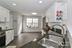 8815 Laurel Run Dr, Charlotte, NC 28269 - Photo 13