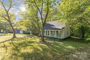 2319 Oak Leigh Dr, Charlotte, NC 28262 - Photo 3