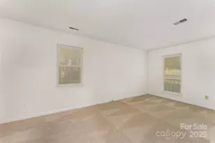 2319 Oak Leigh Dr, Charlotte, NC 28262 - Photo 13