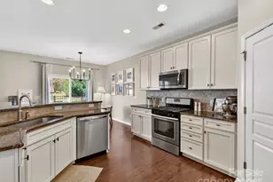 5111 Mt Clare Ln, Charlotte, NC 28210 - Photo 11