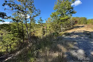 931 Mountainside Dr, Bryson City, NC 28713 - Photo 17