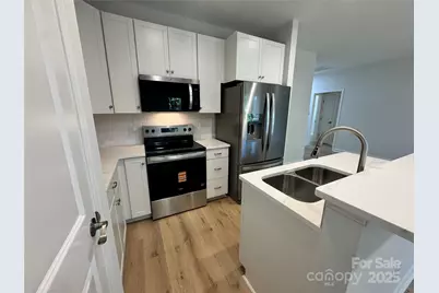 1215 1/2 Mountain Avenue, Gastonia, NC 28052 - Photo 3