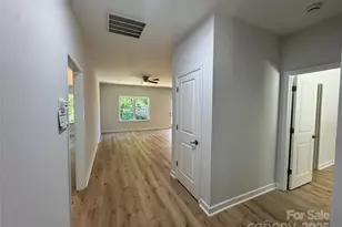 1215 1/2 Mountain Ave, Gastonia, NC 28052 - Photo 11