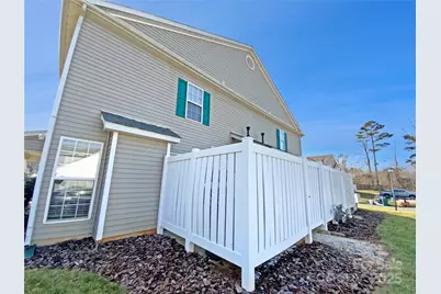 2643 Meadow Knoll Drive, Charlotte, NC 28269 - Photo 17