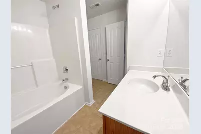 2643 Meadow Knoll Drive, Charlotte, NC 28269 - Photo 11