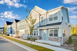 8817 Arrington Hall Dr, Charlotte, NC 28215 - Photo 3