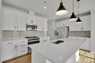 8817 Arrington Hall Dr, Charlotte, NC 28215 - Photo 7