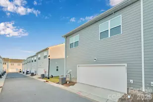 8817 Arrington Hall Dr, Charlotte, NC 28215 - Photo 33