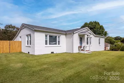 2625 20th Street Lane NE, Hickory, NC 28601 - Photo 1