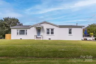 2625 20th Ln NE, Hickory, NC 28601 - Photo 3