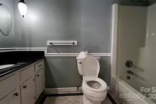 1325 Leolillie Ln, Charlotte, NC 28216 - Photo 23