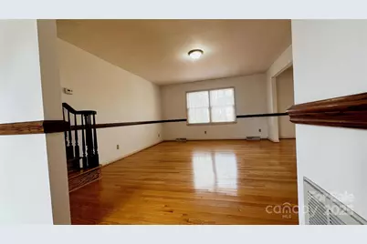 1325 Leolillie Lane, Charlotte, NC 28216 - Photo 5