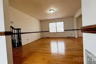 1325 Leolillie Ln, Charlotte, NC 28216 - Photo 5