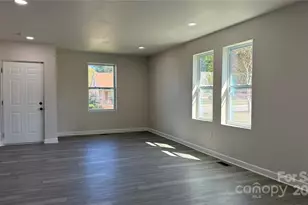 227 W 11th St, Salisbury, NC 28144 - Photo 7