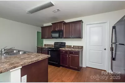 3431 Victoria Brook Lane, Charlotte, NC 28208 - Photo 5