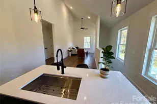 1006 Padgett Pl, Black Mountain, NC 28711 - Photo 9