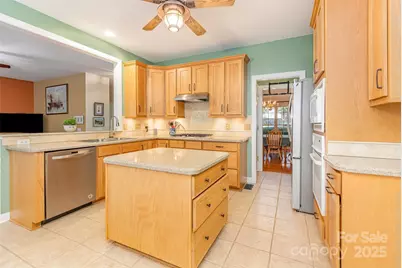 8437 Kilmartin Lane, Charlotte, NC 28269 - Photo 7