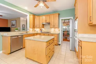 8437 Kilmartin Ln, Charlotte, NC 28269 - Photo 7