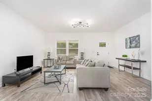 1017 Pegram St, Charlotte, NC 28205 - Photo 9