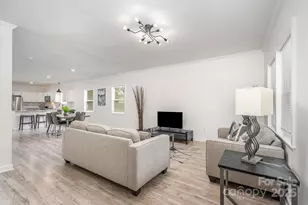 1017 Pegram St, Charlotte, NC 28205 - Photo 7