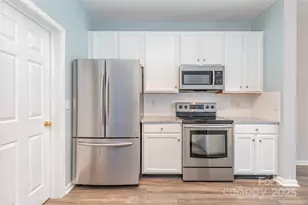 12210 Stratfield Pl Cir, Pineville, NC 28134 - Photo 11