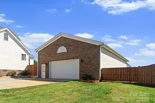 895 E Monbo Rd, Statesville, NC 28677 - Photo 33