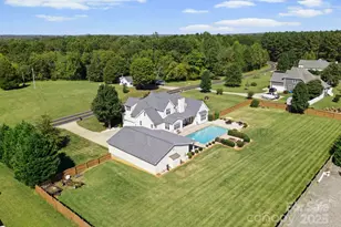 895 E Monbo Rd, Statesville, NC 28677 - Photo 3