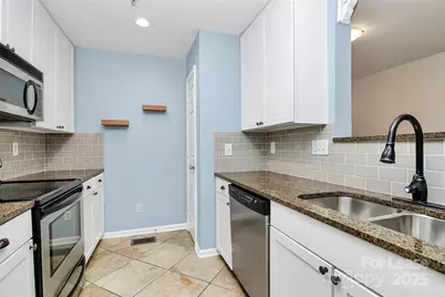 3721 Picasso Court, Charlotte, NC 28205 - Photo 5