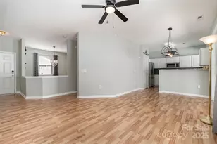 9116 Meadowmont View Dr, Charlotte, NC 28269 - Photo 3