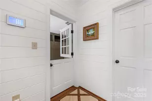 2611 Forest Dr, Charlotte, NC 28211 - Photo 19