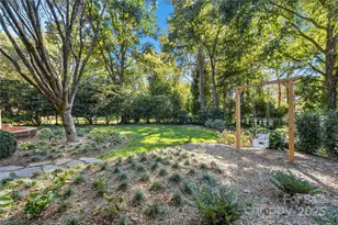 2611 Forest Dr, Charlotte, NC 28211 - Photo 39