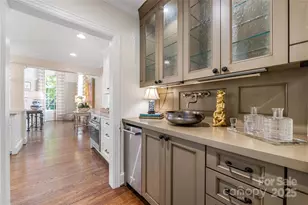 2611 Forest Dr, Charlotte, NC 28211 - Photo 7