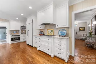 2611 Forest Dr, Charlotte, NC 28211 - Photo 11