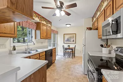 320 Dawnbrook Drive, Flat Rock, NC 28731 - Photo 13