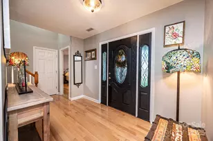 1472 Sweetbriar Ln, Hickory, NC 28602 - Photo 9