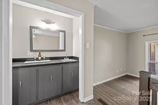 7939 Charter Oak Ln, Charlotte, NC 28226 - Photo 9