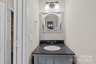 7939 Charter Oak Ln, Charlotte, NC 28226 - Photo 15