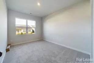 9525 Munsing Dr, Charlotte, NC 28269 - Photo 7