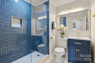 153 Perrin Pl, Charlotte, NC 28207 - Photo 25