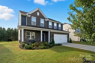 126 Walleye Ln, Troutman, NC 28166 - Photo 3