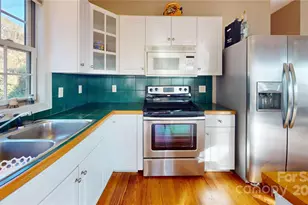 11 Wildflower Ln, Newland, NC 28657 - Photo 7