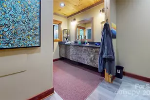 811 Hemlock Dr, Newland, NC 28657 - Photo 23