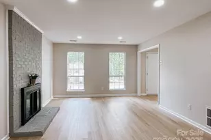 2105 Killarney Pl, Charlotte, NC 28262 - Photo 5